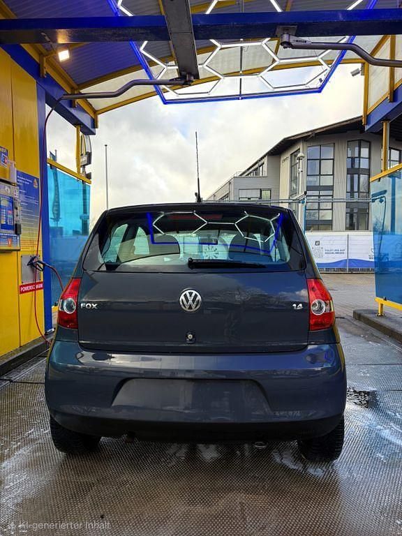 Gebraucht VW Fox Refresh 75 PS (55 kW) 2010 Grau Kleinwagen