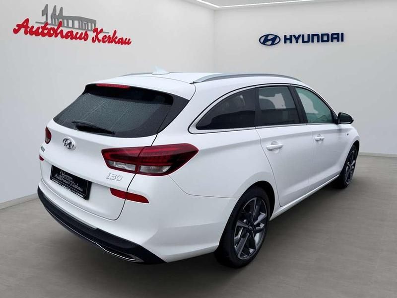 Gebraucht Hyundai i30 Prime 160 PS (117 kW) 2023 Serenity white Limousine