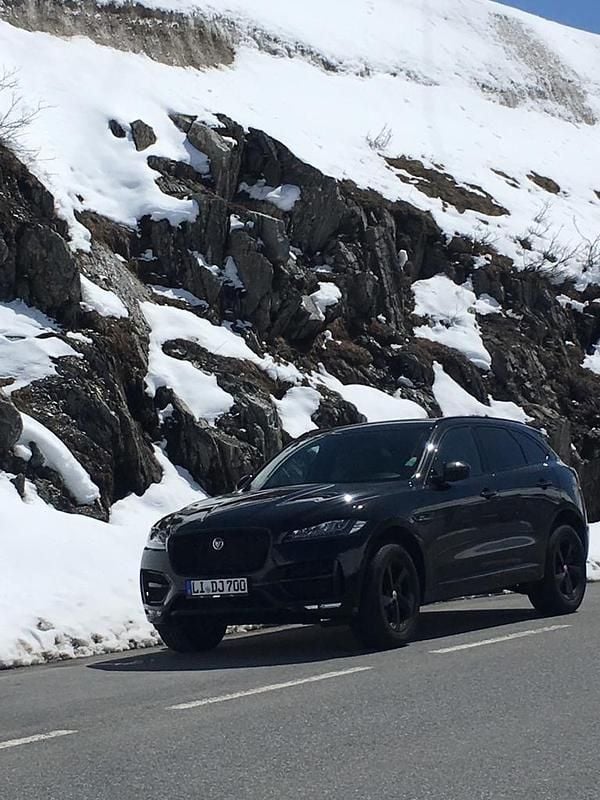 Gebraucht Jaguar F-Pace R-Sport 179 PS (131 kW) 2018 Schwarz SUV