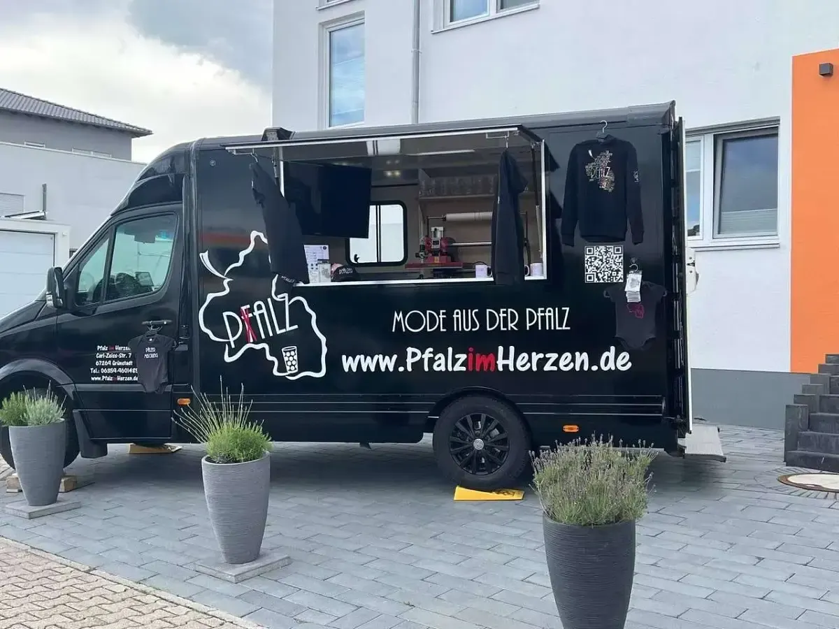 Gebraucht Mercedes Sprinter 163 PS (119 kW) 2016 Schwarz Van