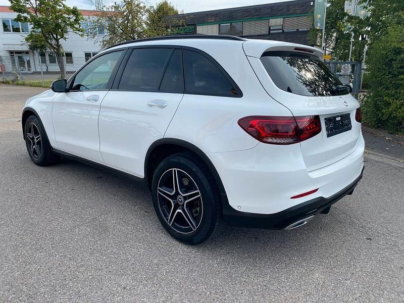 Gebraucht Mercedes GLC220 AMG line 194 PS (142 kW) 2019 Weiß SUV