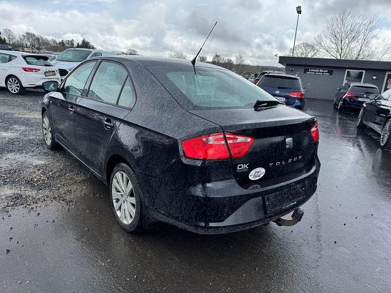 Gebraucht Seat Toledo Style 105 PS (77 kW) 2013 Schwarz Kleinwagen