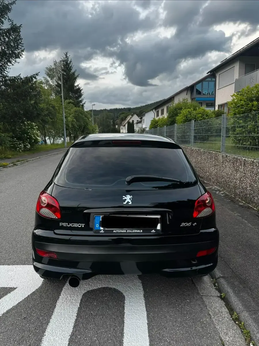 Gebraucht Peugeot 206 75 PS (55 kW) 2009 Schwarz Limousine