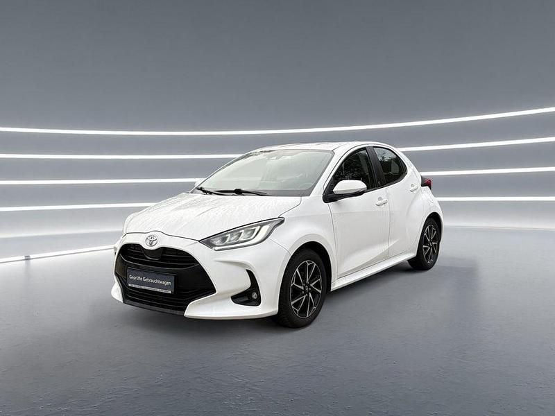 Gebraucht Toyota Yaris Team 125 PS (91 kW) 2022 Weiß Kleinwagen