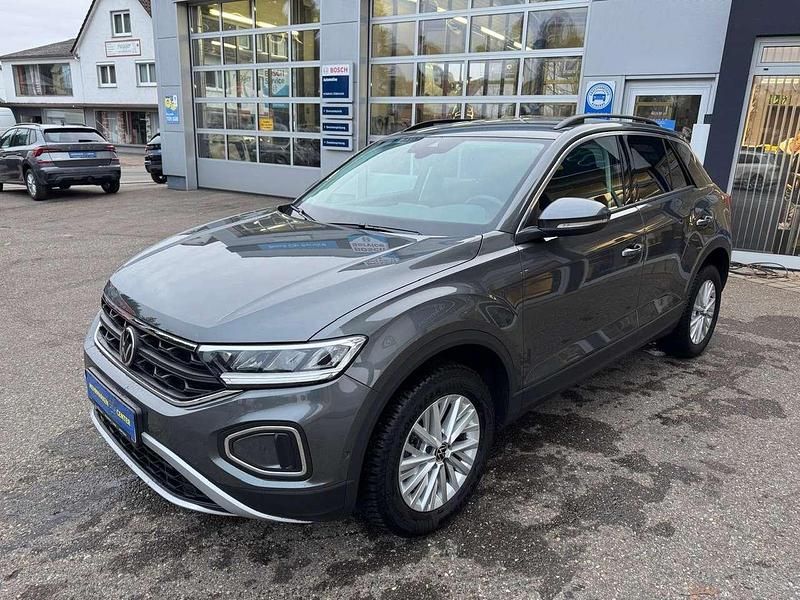 Gebraucht VW T-Roc Life 150 PS (110 kW) 2024 Indiumgrau metallic SUV