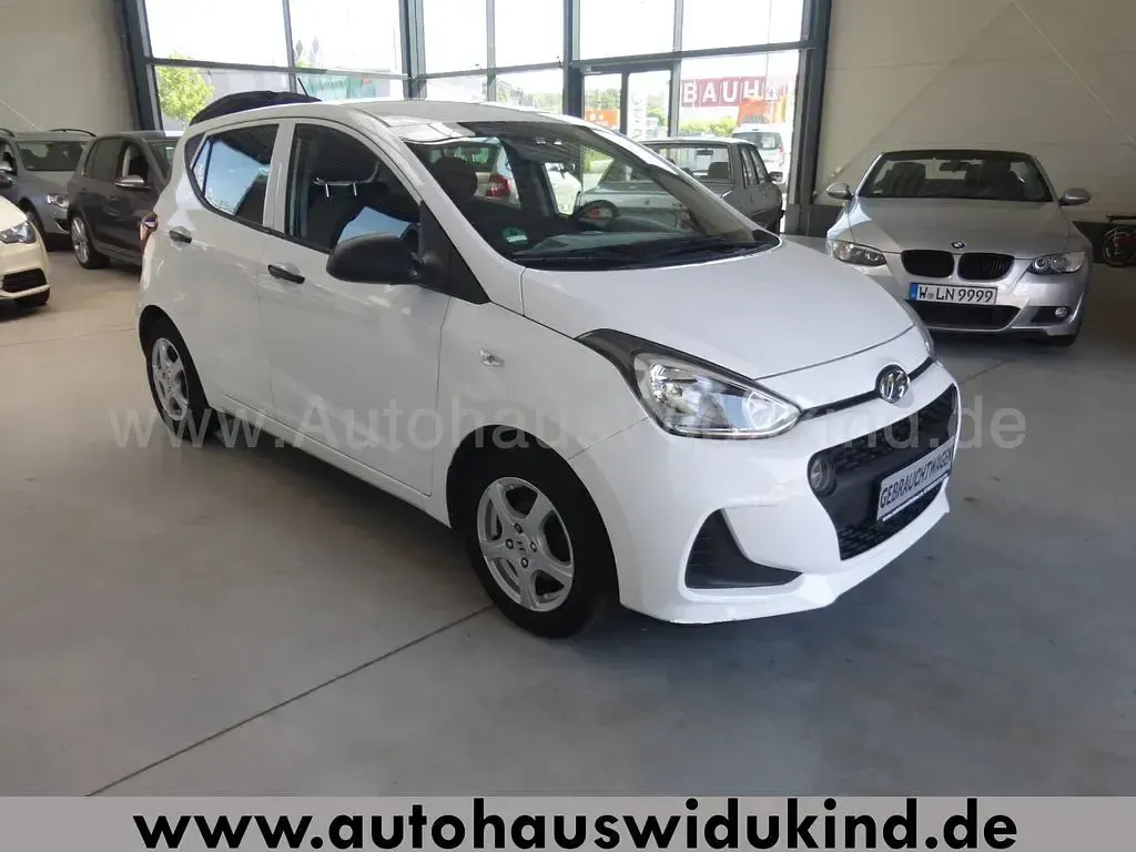 Gebraucht Hyundai i10 67 PS (49 kW) 2017 Weiß Kleinwagen