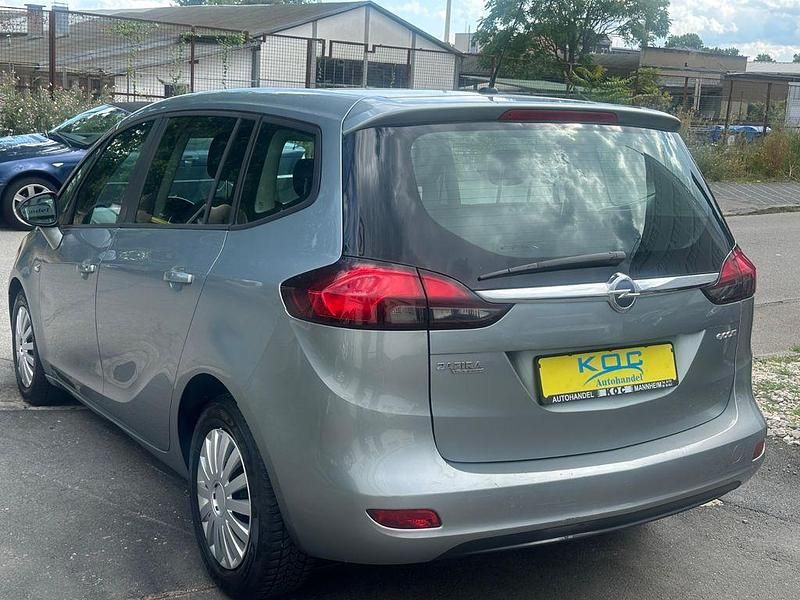 Gebraucht Opel Zafira Tourer Selection 120 PS (88 kW) 2013 Silbersee/perl silber (m2) Van / Kleinbus