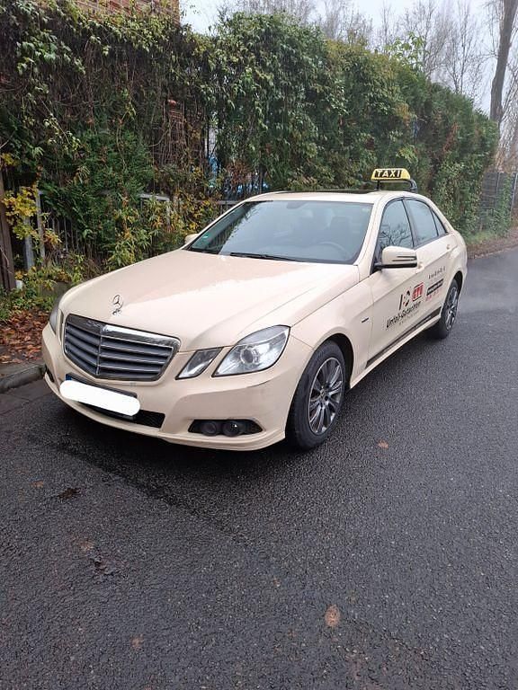 Gebraucht Mercedes E200 Elegance 136 PS (100 kW) 2011 Limousine