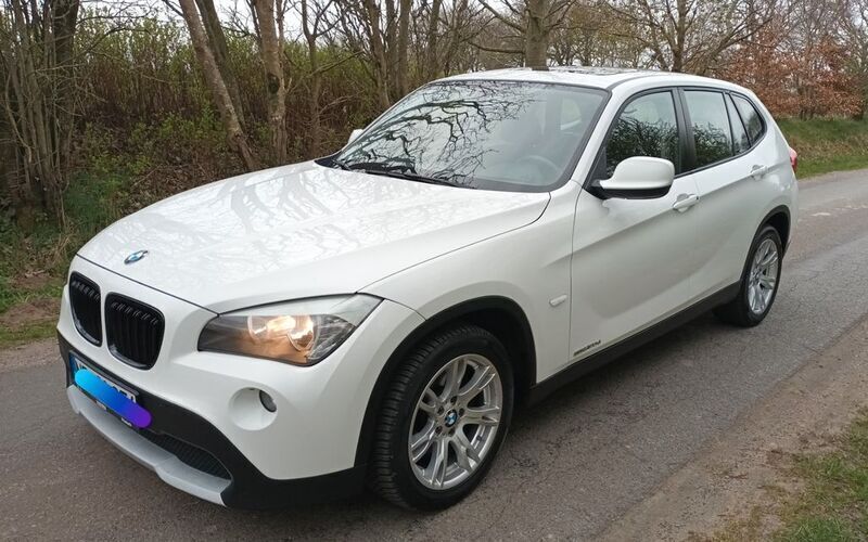 Weiß Gebraucht 2009 BMW X1 SUV | 6.850 € (Fairer Preis) - Bild 1/4