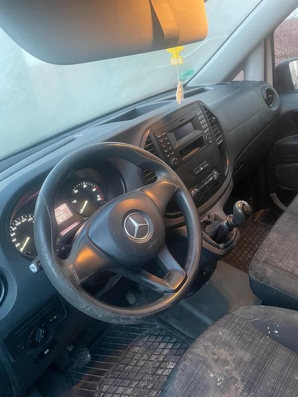 Gebraucht Mercedes Vito 114 PS (83 kW) 2017 Weiß Van