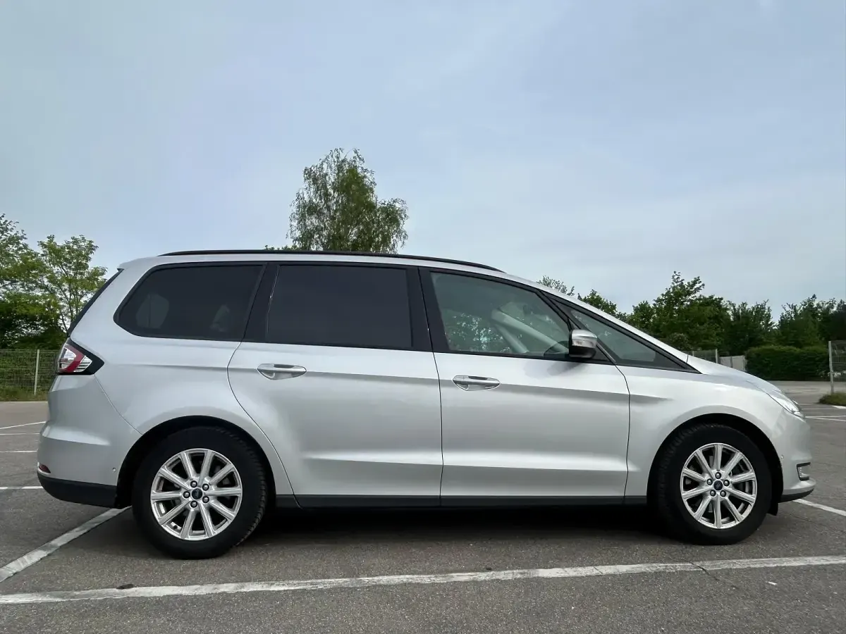 Usata Ford Galaxy 165 CV (121 kW) 2016 Argento Monovolume