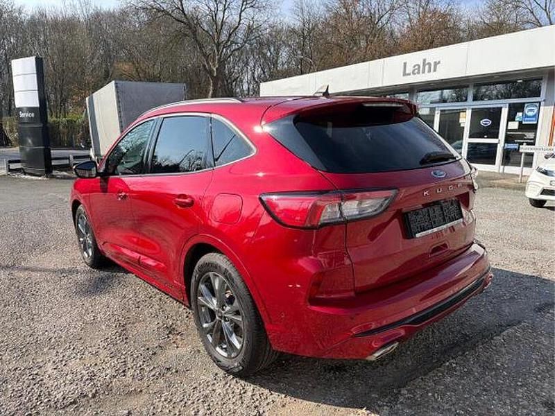 Gebraucht Ford Kuga ST-Line 150 PS (110 kW) 2022 Rot SUV