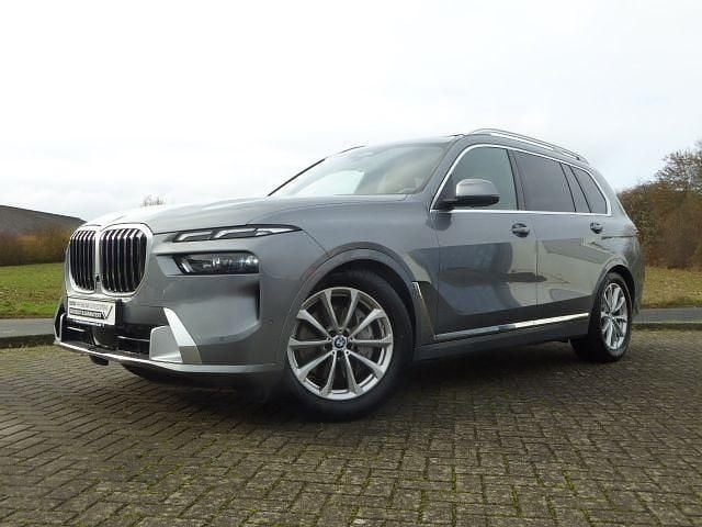 Grau Gebraucht 2023 BMW X7 SUV | 79.950 € (Guter Preis) - Bild 1/4