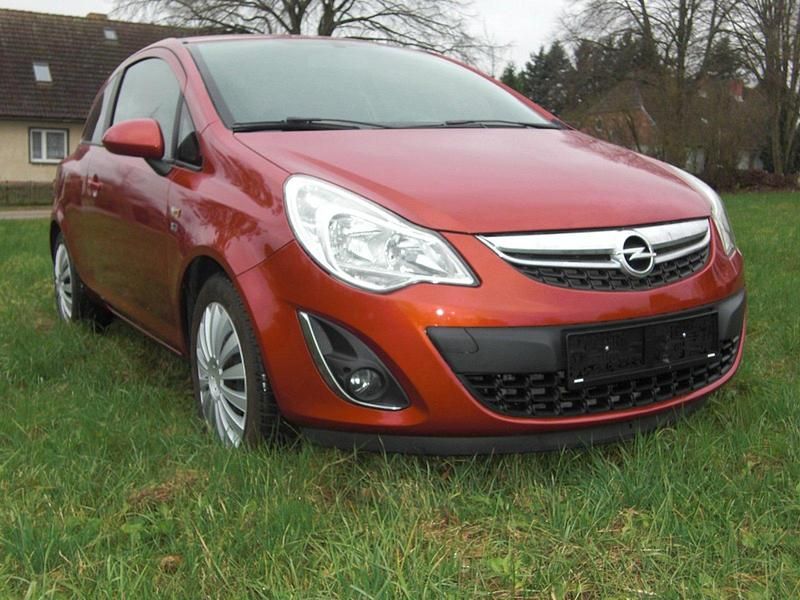 Orange Gebraucht 2012 Opel Corsa Edition Kleinwagen | 3.450 € (Fairer Preis) - Bild 1/4