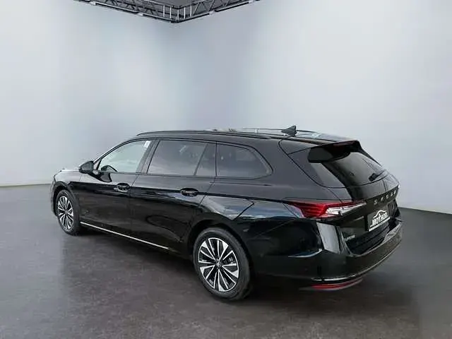 Gebraucht Skoda Superb Selection 150 PS (110 kW) 2025 Ebony schwarz Kombi