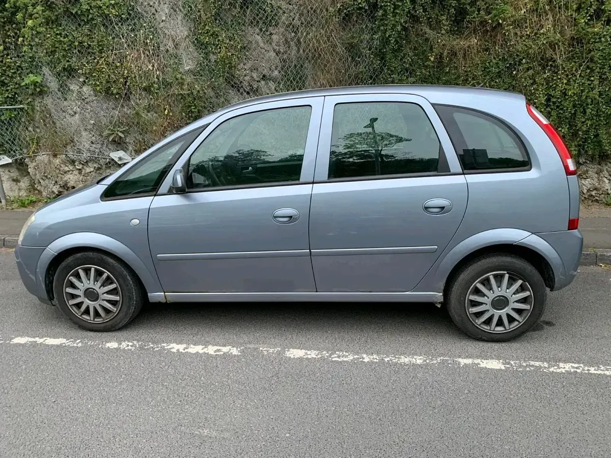 Usata Opel Meriva 101 CV (74 kW) 2007 Argento Monovolume