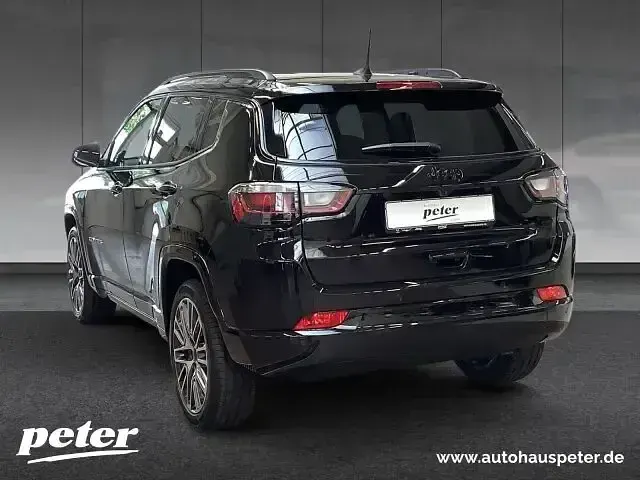 Gebraucht Jeep Compass Summit 131 PS (96 kW) 2025 Solid black SUV