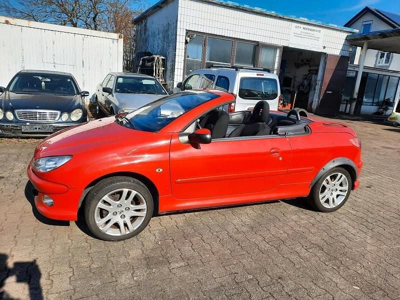 Gebraucht Peugeot 206 CC 109 PS (80 kW) 2005 Rot Cabrio