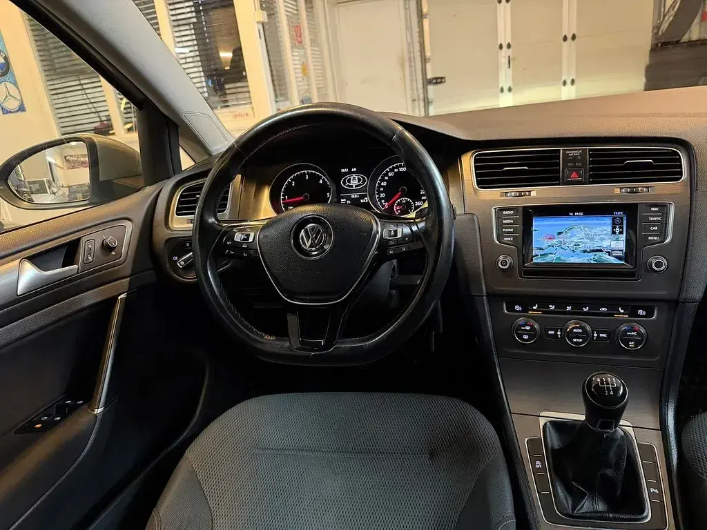 Gebraucht VW Golf VII Highline 105 PS (77 kW) 2013 Grau Limousine