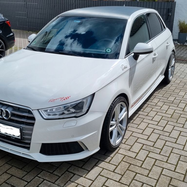 Weiß Gebraucht 2016 Audi S1 Sportback Sport Kleinwagen | 17.999 € (Fairer Preis) - Bild 1/4