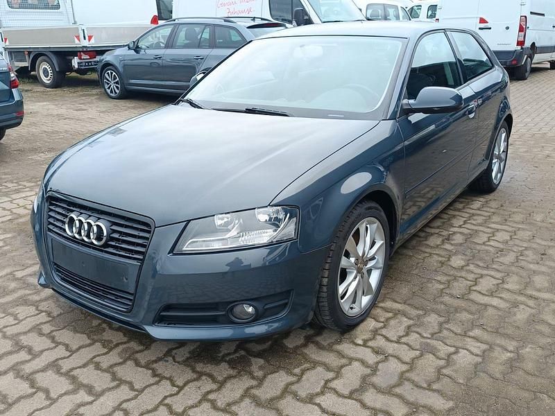 Gebraucht Audi A3 Ambition 125 PS (91 kW) 2011 Grau Kleinwagen