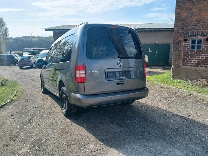 Używany VW Caddy Maxi Trendline 102 KM (75 kW) 2013 Szary Minivan