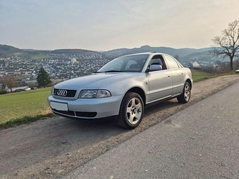 Gebraucht Audi A4 165 PS (121 kW) 1998 Silber Limousine