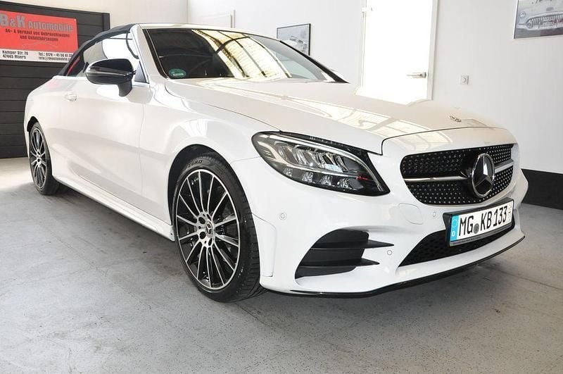 Weiß Gebraucht 2020 Mercedes C200 AMG line Cabrio | 33.800 € (Guter Preis) - Bild 1/4