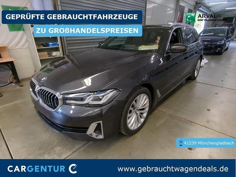 Grau Gebraucht 2022 BMW 520 Luxury Line Limousine | 28.490 € (Superpreis) - Bild 1/2