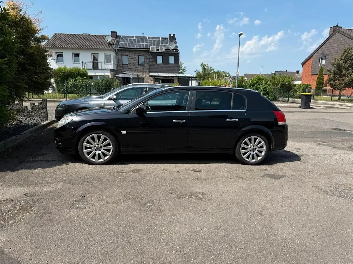 Gebraucht Opel Signum 155 PS (114 kW) 2007 Schwarz Kleinwagen