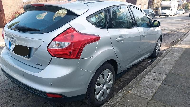 Gebraucht Ford Focus 2012 Silber Kleinwagen