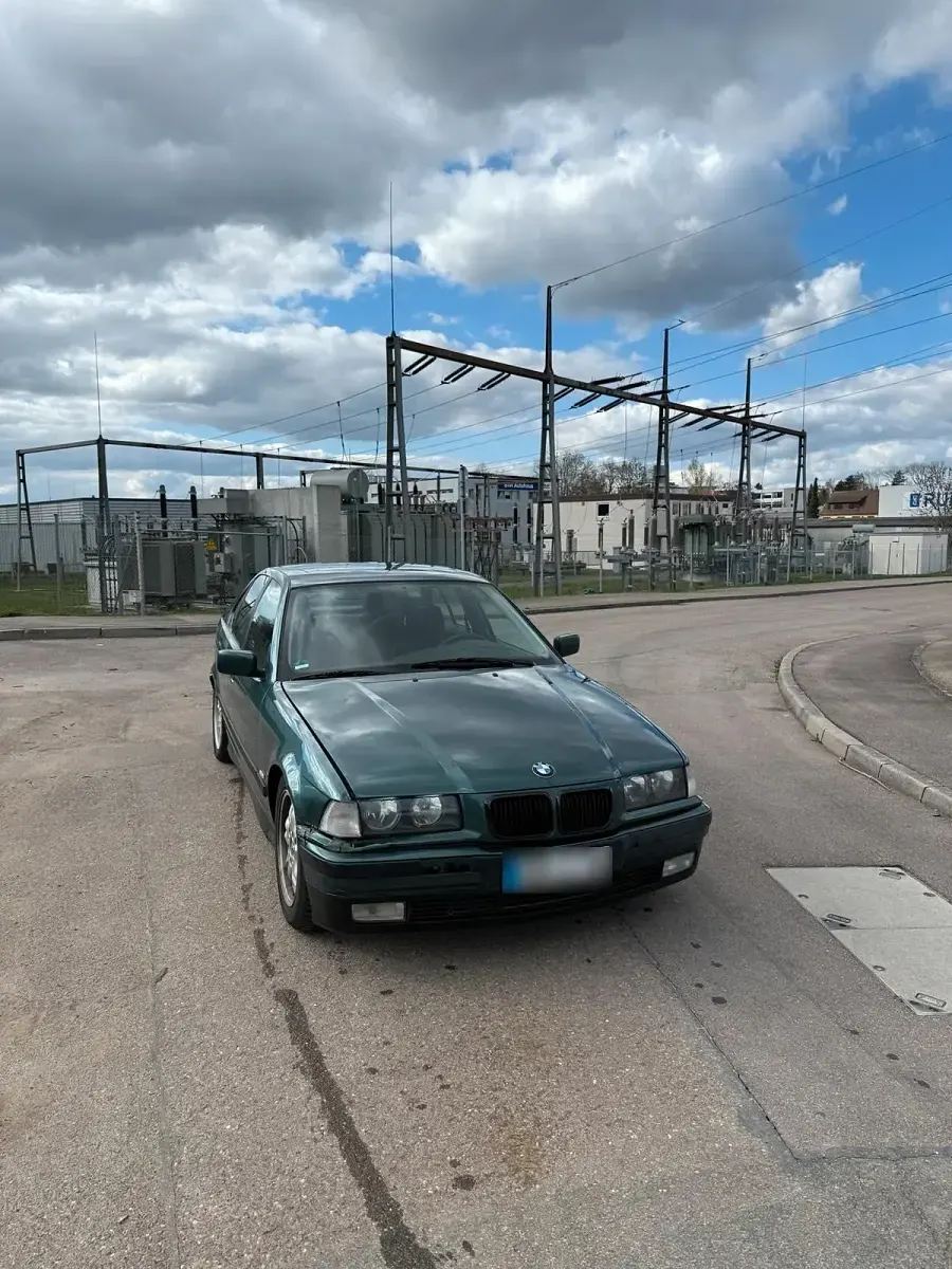 Gebraucht BMW 316 102 PS (75 kW) 1997 Grün Limousine