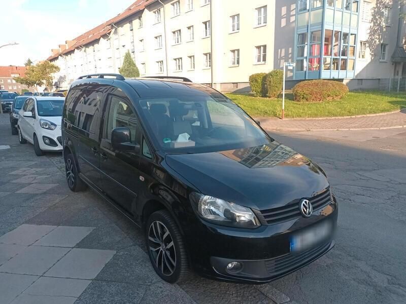 Schwarz Gebraucht 2012 VW Caddy Maxi Van / Kleinbus | 12.500 € (Teuer) - Bild 1/4