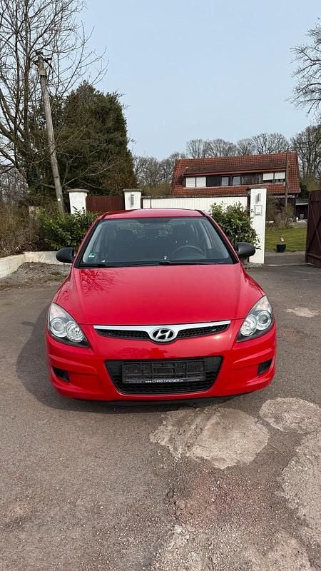 Gebraucht Hyundai i30 109 PS (80 kW) 2010 Rot Kleinwagen