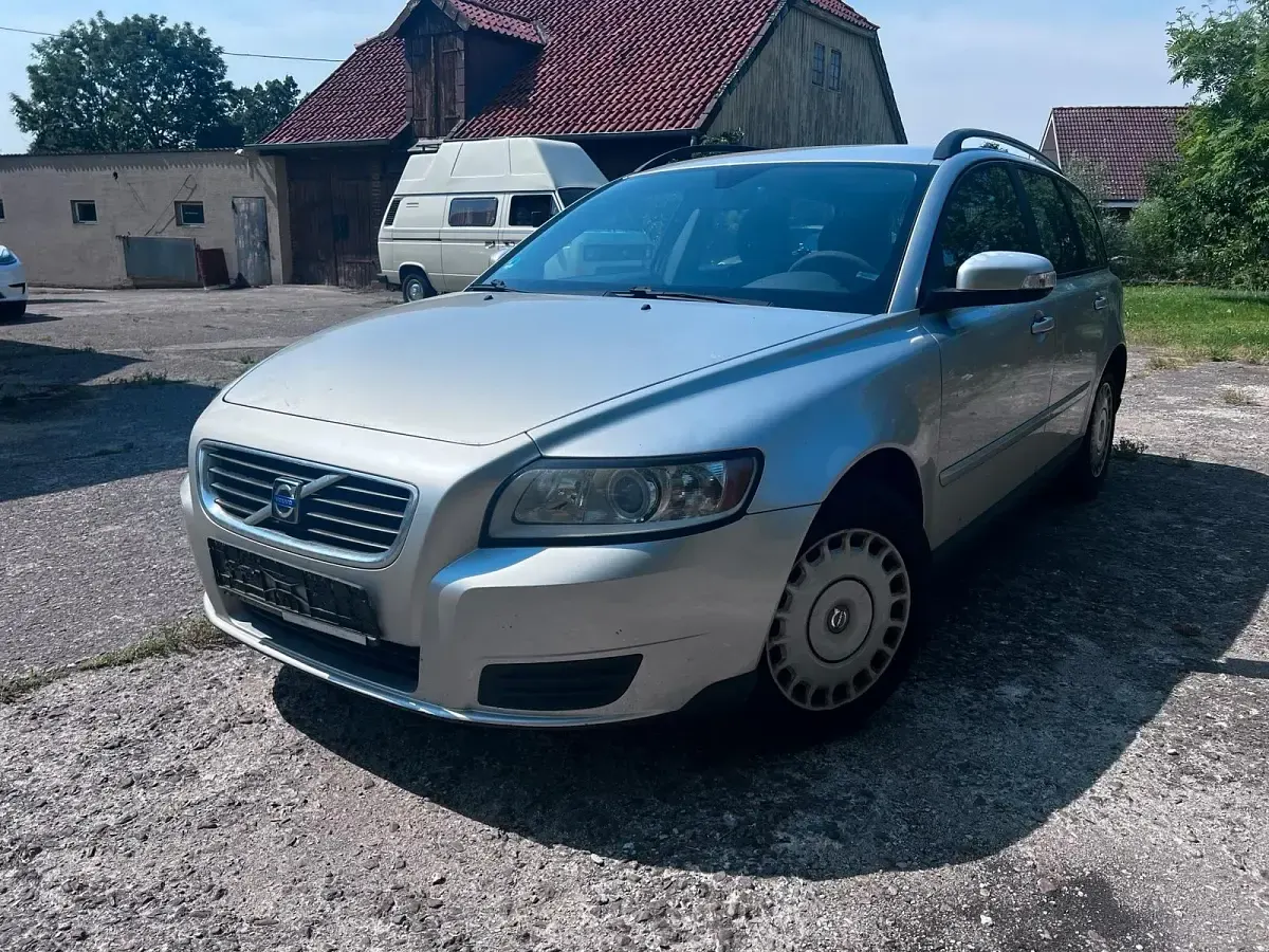 Gebraucht Volvo V50 100 PS (73 kW) 2009 Silber Kombi