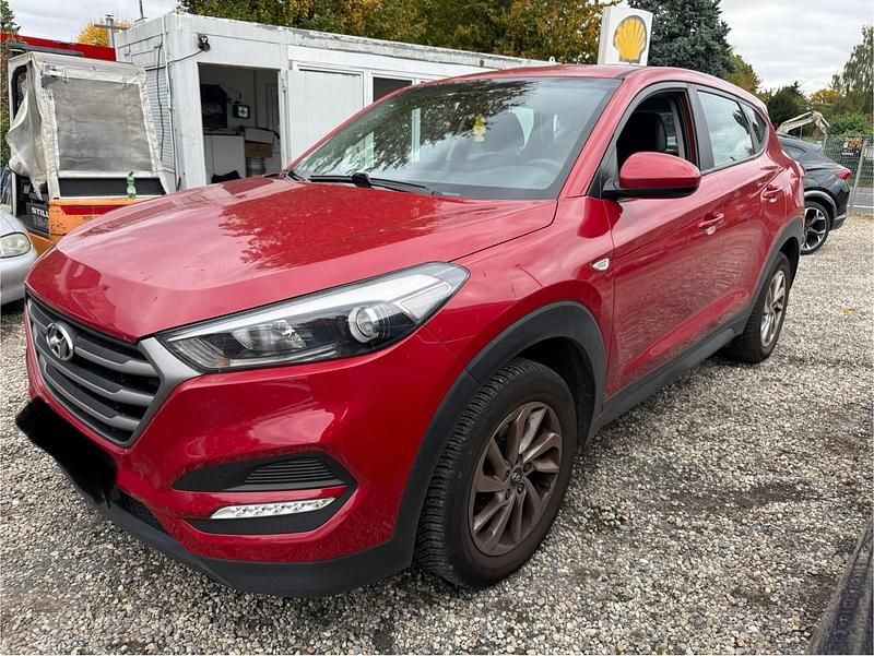 Rot Gebraucht 2017 Hyundai Tucson SUV | 11.850 € (Superpreis) - Bild 1/4