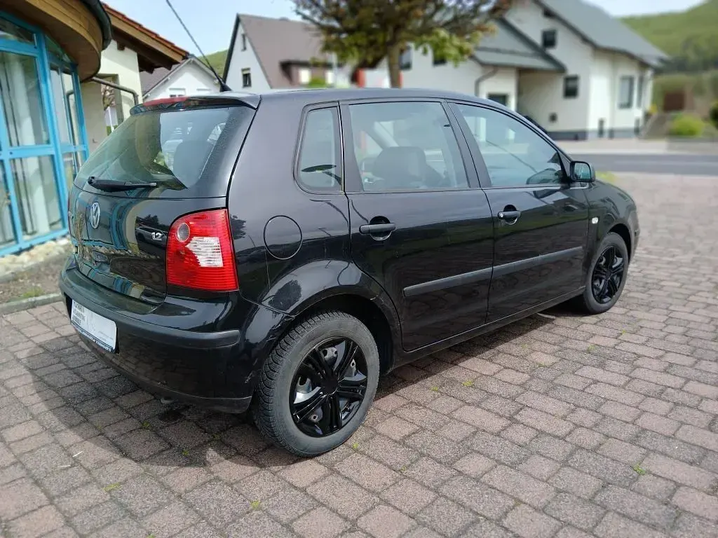 Gebraucht VW Polo 64 PS (47 kW) 2003 Schwarz Kleinwagen