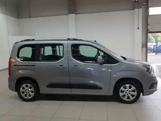 Gebraucht Opel Combo Life Edition 110 PS (80 kW) 2019 Tiefquarz silber metallic Kombi