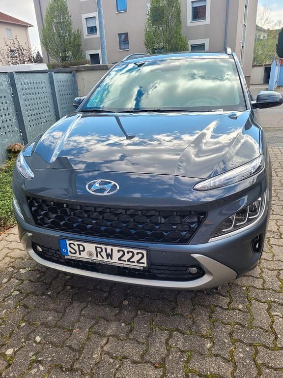 Grau Gebraucht 2023 Hyundai Kona Prime SUV | 23.000 € (Superpreis) - Bild 1/2
