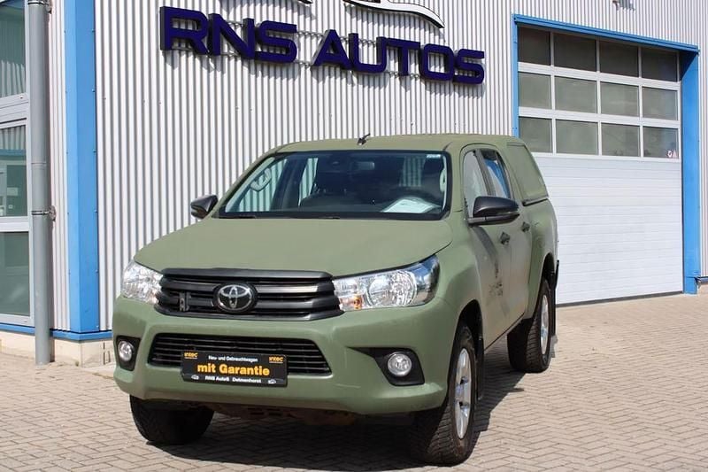 Grün Gebraucht 2018 Toyota HiLux Abholung | 30.999 € (Guter Preis) - Bild 1/4