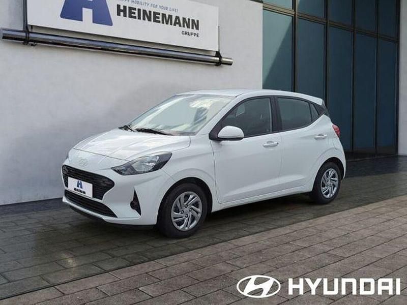 Atlas white Gebraucht 2024 Hyundai i10 Comfort Kleinwagen | 14.950 € (Fairer Preis) - Bild 1/4