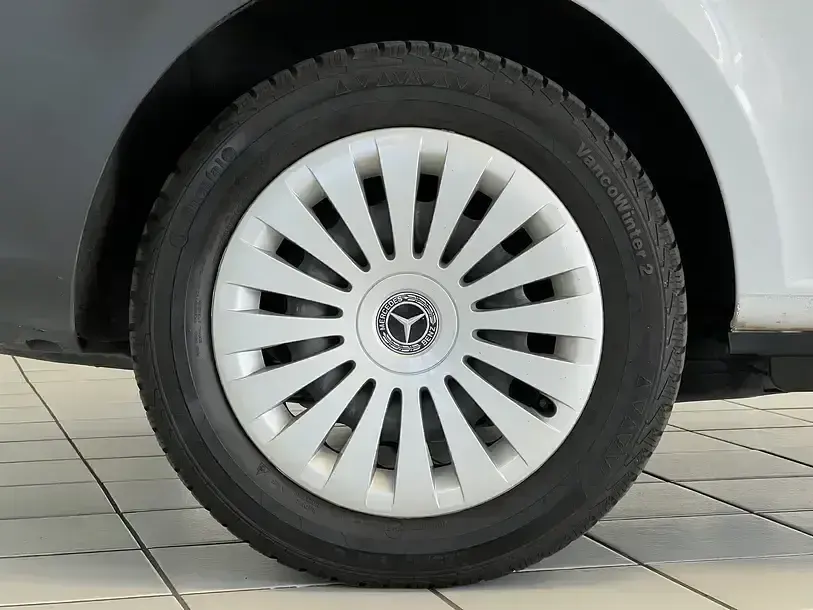 Gebraucht Mercedes Vito 136 PS (100 kW) 2023 Arktikweiß Van