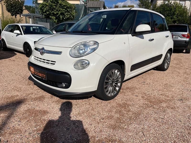 Weiß Gebraucht 2012 Fiat 500L Easy Van / Kleinbus | 5.890 € (Fairer Preis) - Bild 1/4