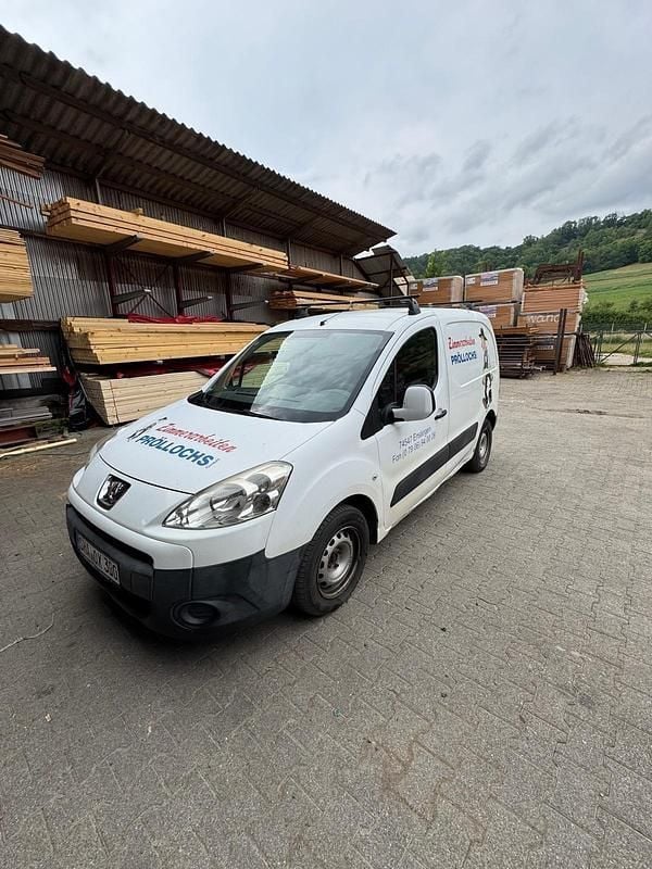 Weiß Gebraucht 2010 Peugeot Partner Van / Kleinbus | 2.300 € (Guter Preis) - Bild 1/4