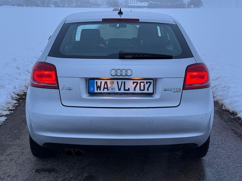 Gebraucht Audi A3 Ambiente 140 PS (102 kW) 2010 Silber Limousine