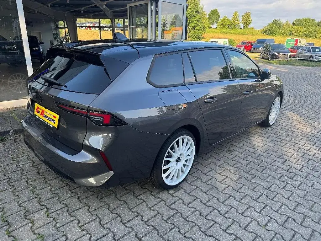 Gebraucht Opel Astra Ultimate 131 PS (96 kW) 2024 Silber Kleinwagen