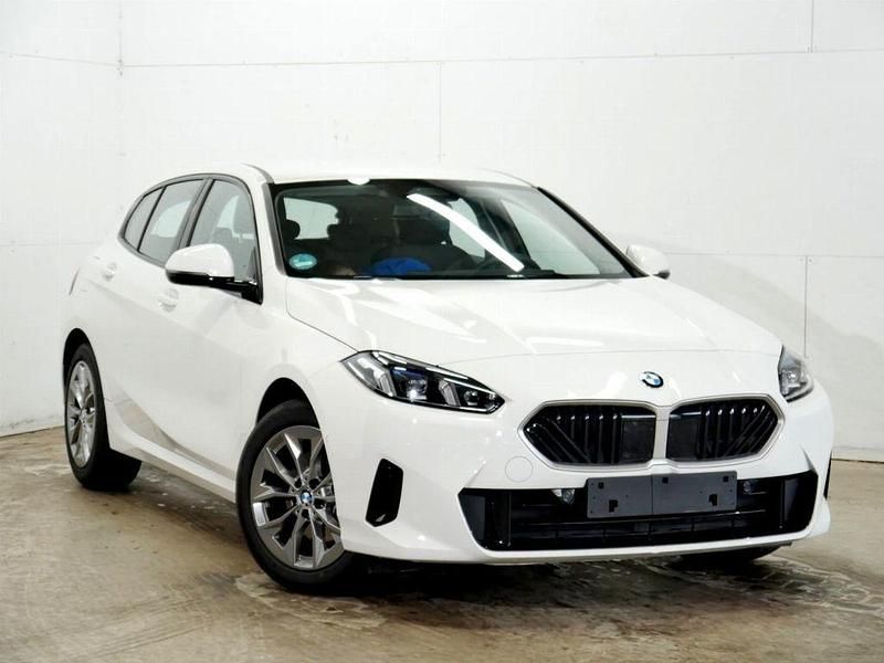 Gebraucht BMW 120 Shadowline 163 PS (119 kW) 2024 Alpinweiss 3 Kleinwagen