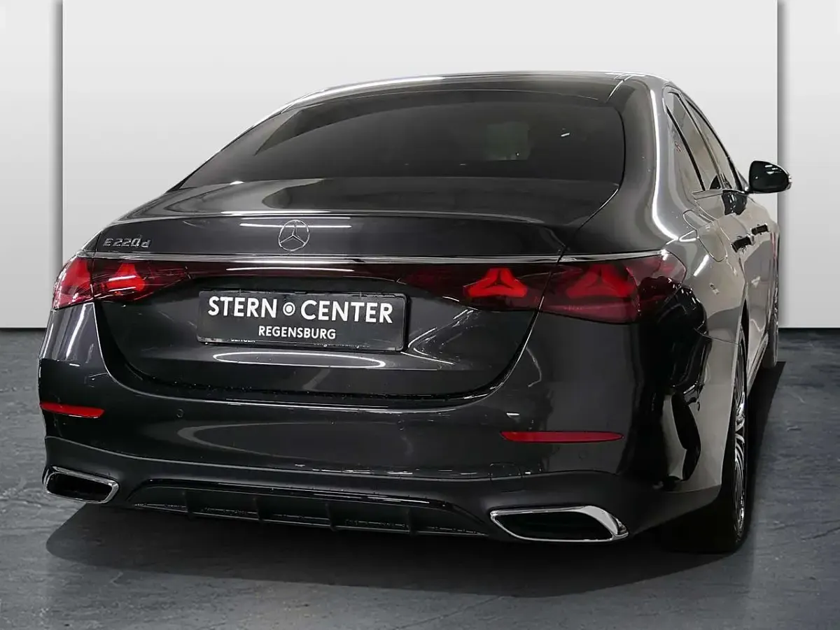 Gebraucht Mercedes E220 AMG 197 PS (144 kW) 2026 Grau Limousine