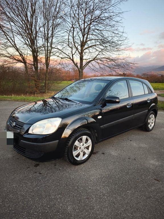 Schwarz Gebraucht 2009 Kia Rio Basis Limousine | 2.300 € (Fairer Preis) - Bild 1/4