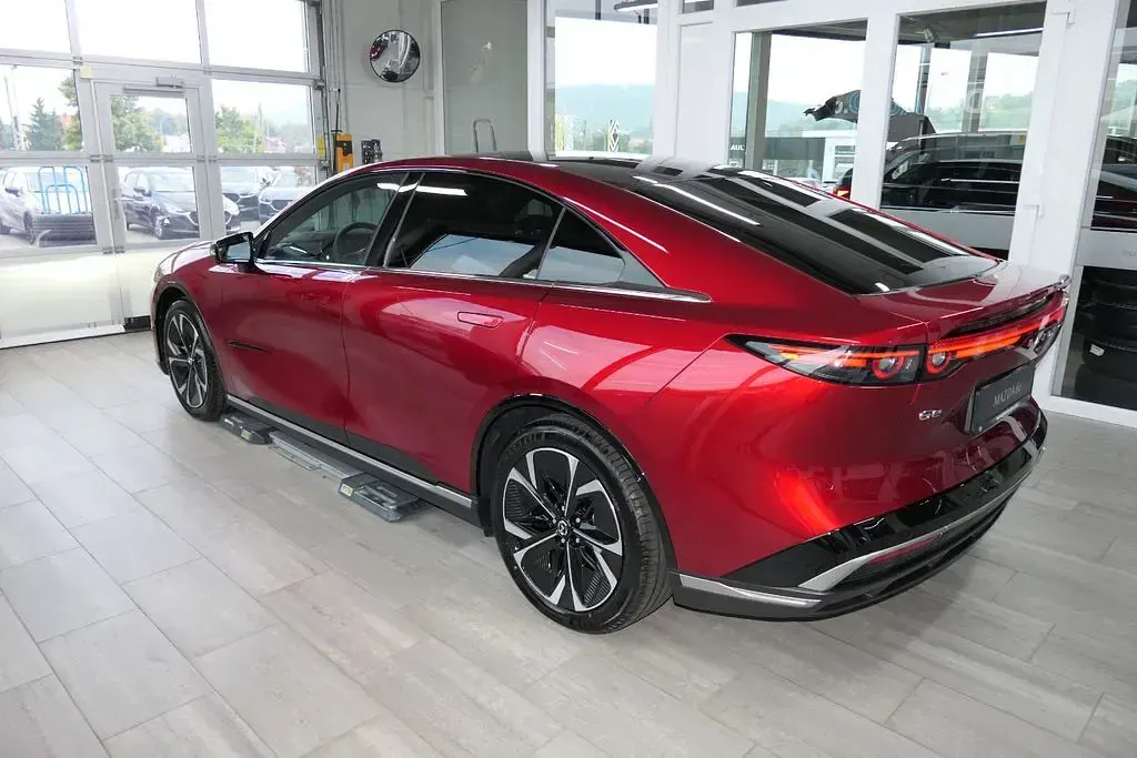 Neu Mazda 6e Takumi-Line 180 kW (245 PS) 2026 Rot Limousine